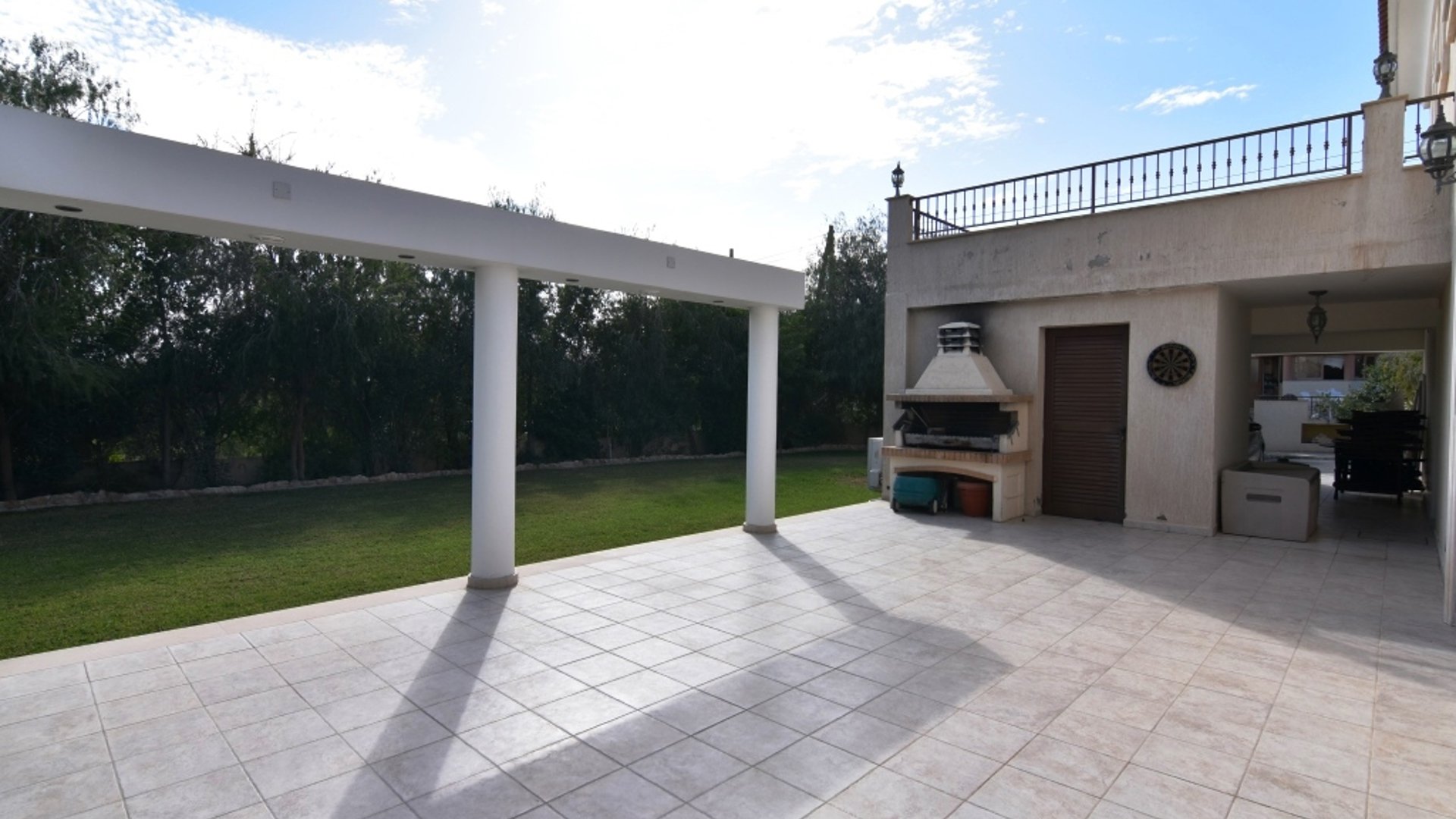 4 bedrooms Villa in Ypsonas, Limassol, Cyprus No. 25798