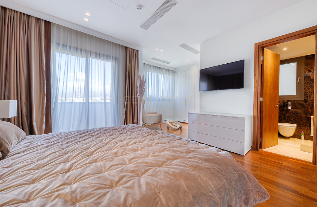 3 bedrooms Apartment in Mouttagiaka, Limassol, Cyprus No. 27625