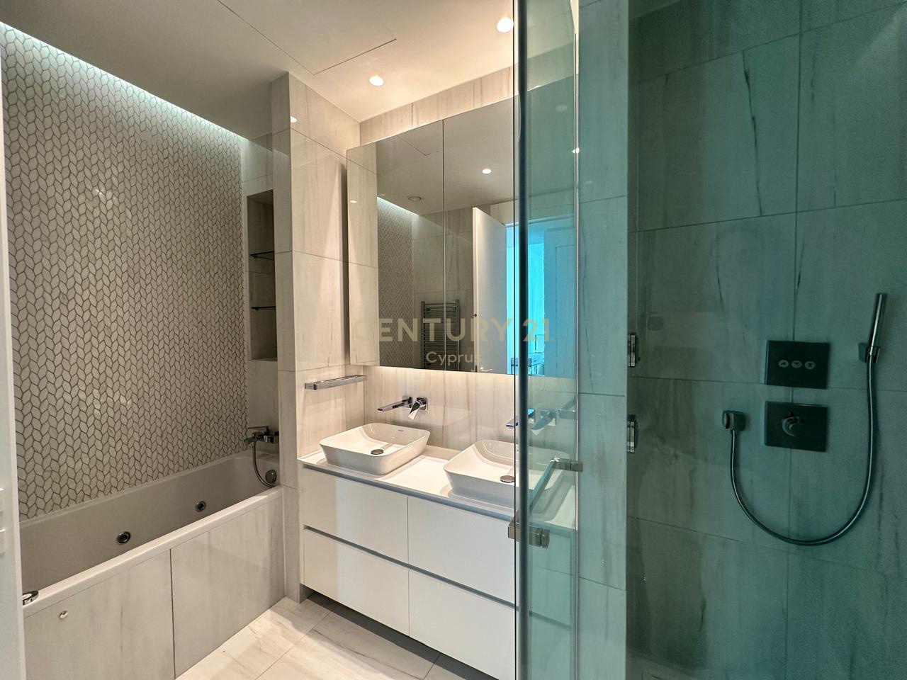 2 bedrooms Apartment in Germasogeia, Limassol, Cyprus No. 35693