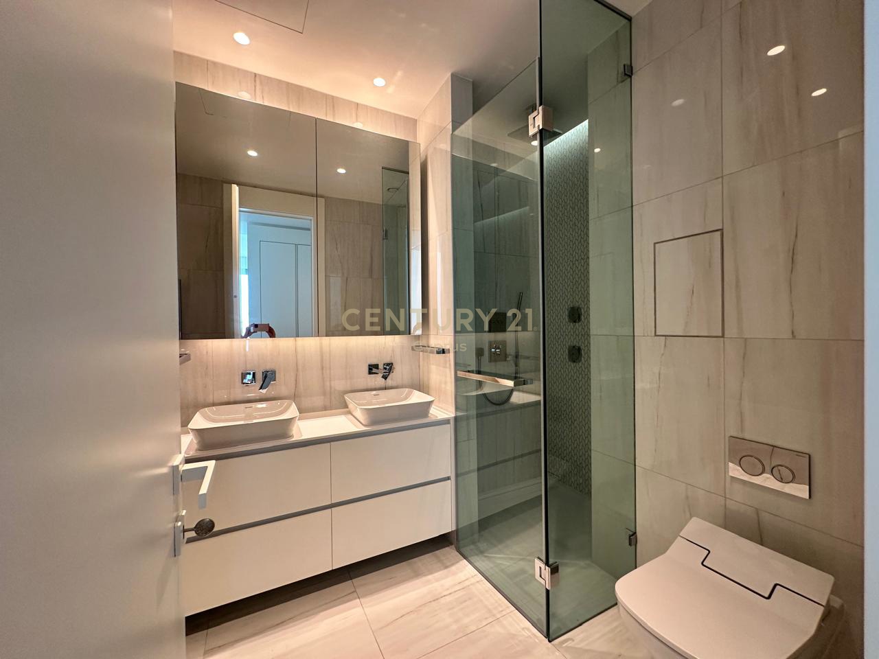 2 bedrooms Apartment in Germasogeia, Limassol, Cyprus No. 35693
