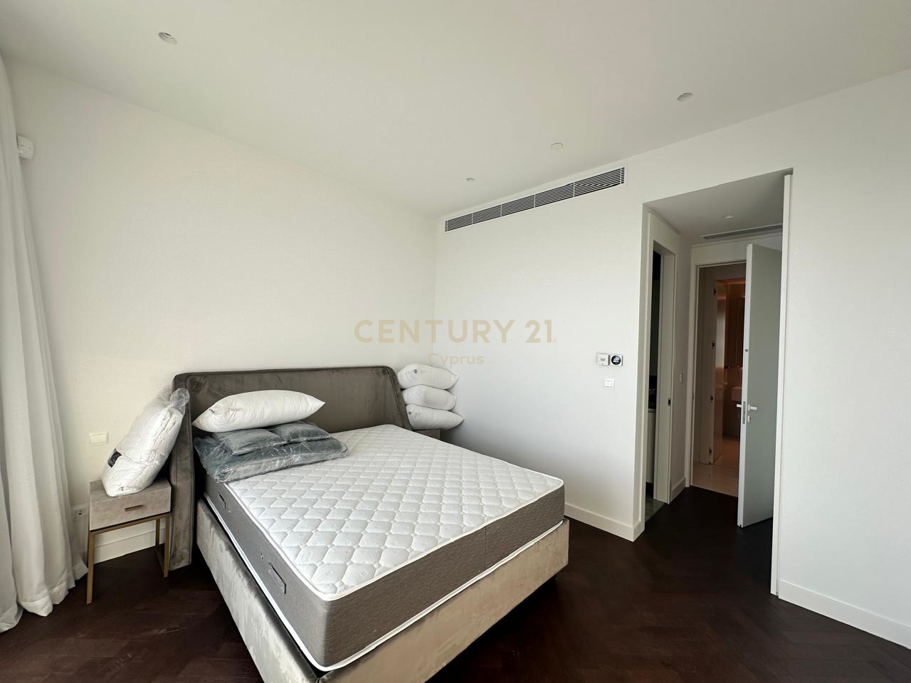 2 bedrooms Apartment in Germasogeia, Limassol, Cyprus No. 35693