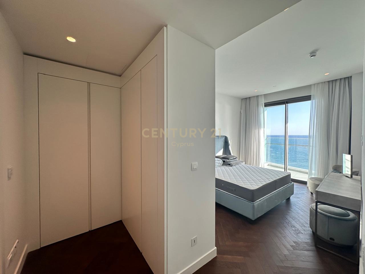 2 bedrooms Apartment in Germasogeia, Limassol, Cyprus No. 35693