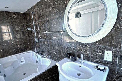 5 bedrooms Villa in Ayia Napa, Ammochostos, No. 45886 12