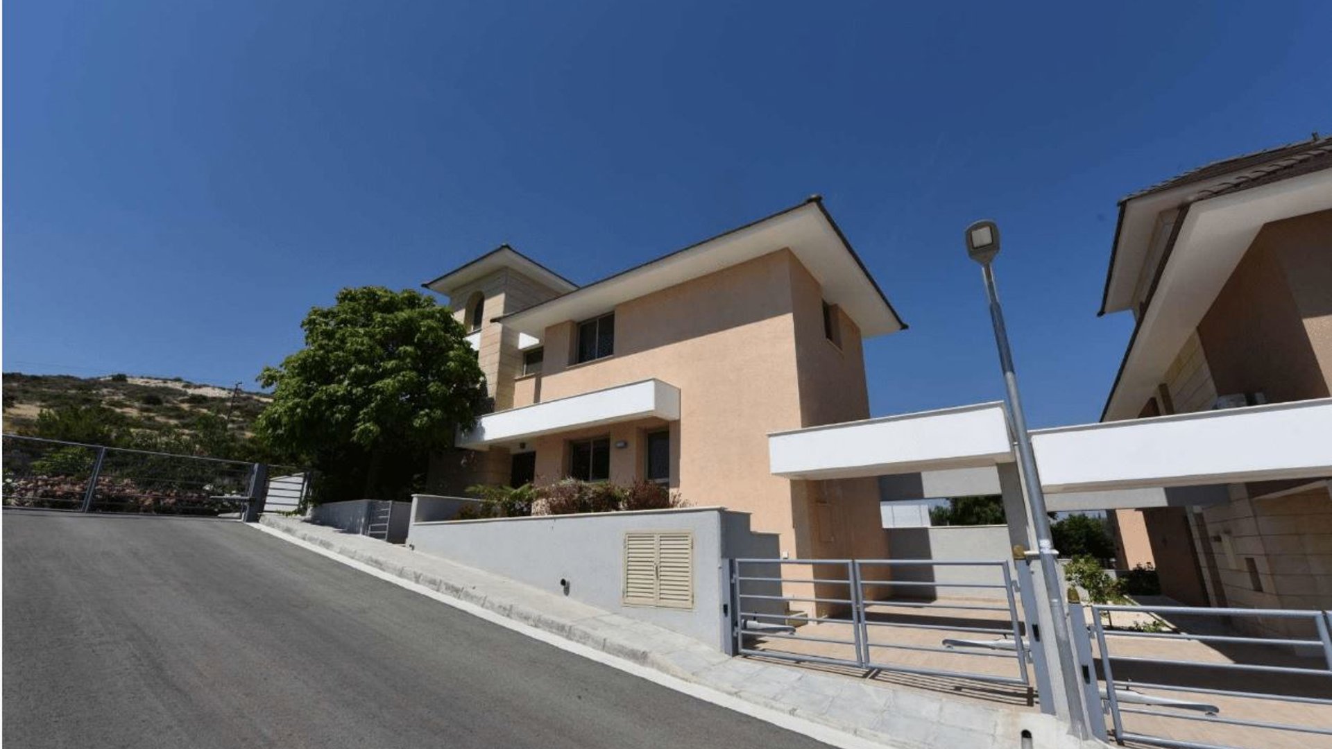3 bedrooms Villa in Limassol, Cyprus No. 26149