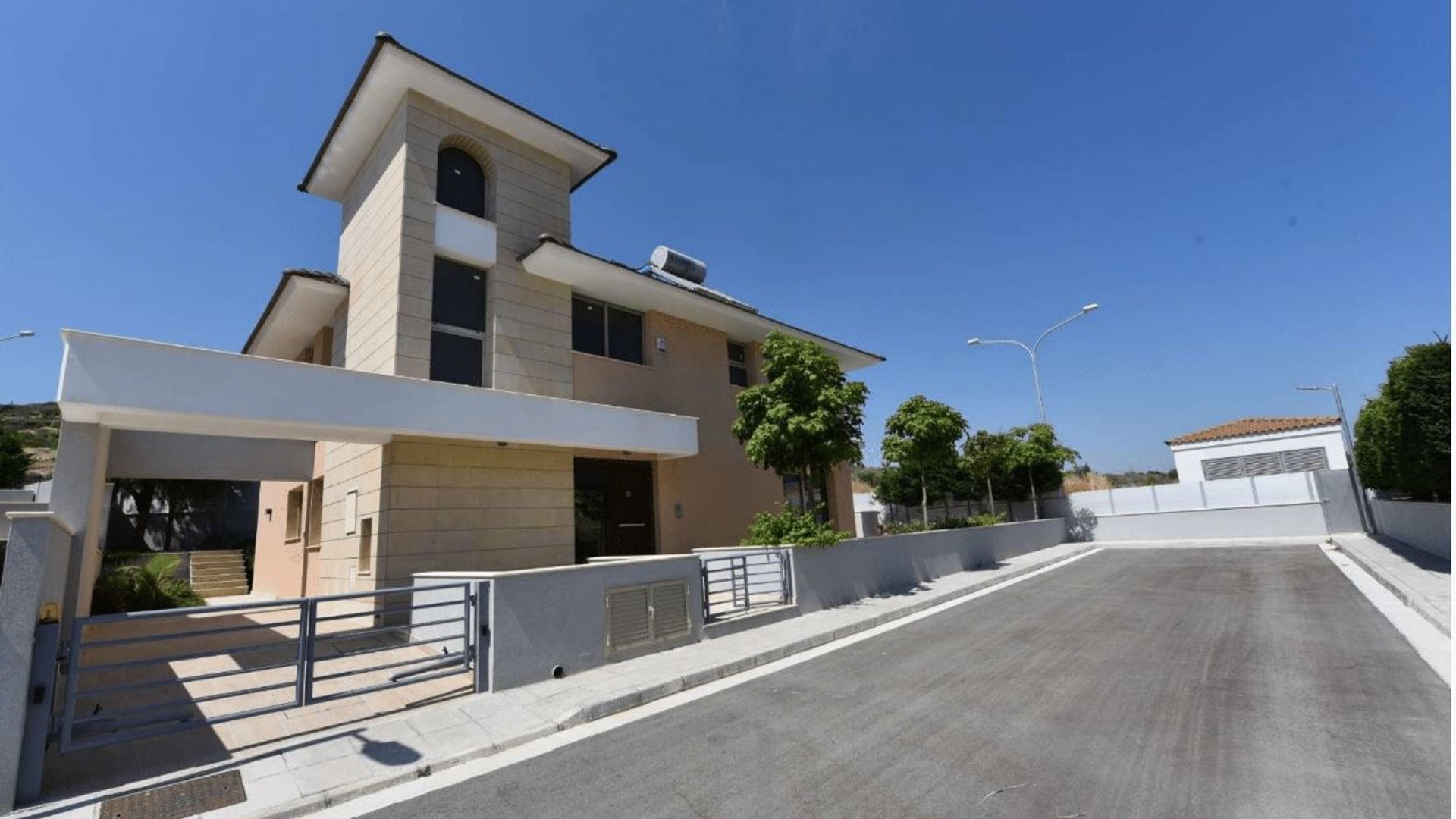 3 bedrooms Villa in Limassol, Cyprus No. 26149
