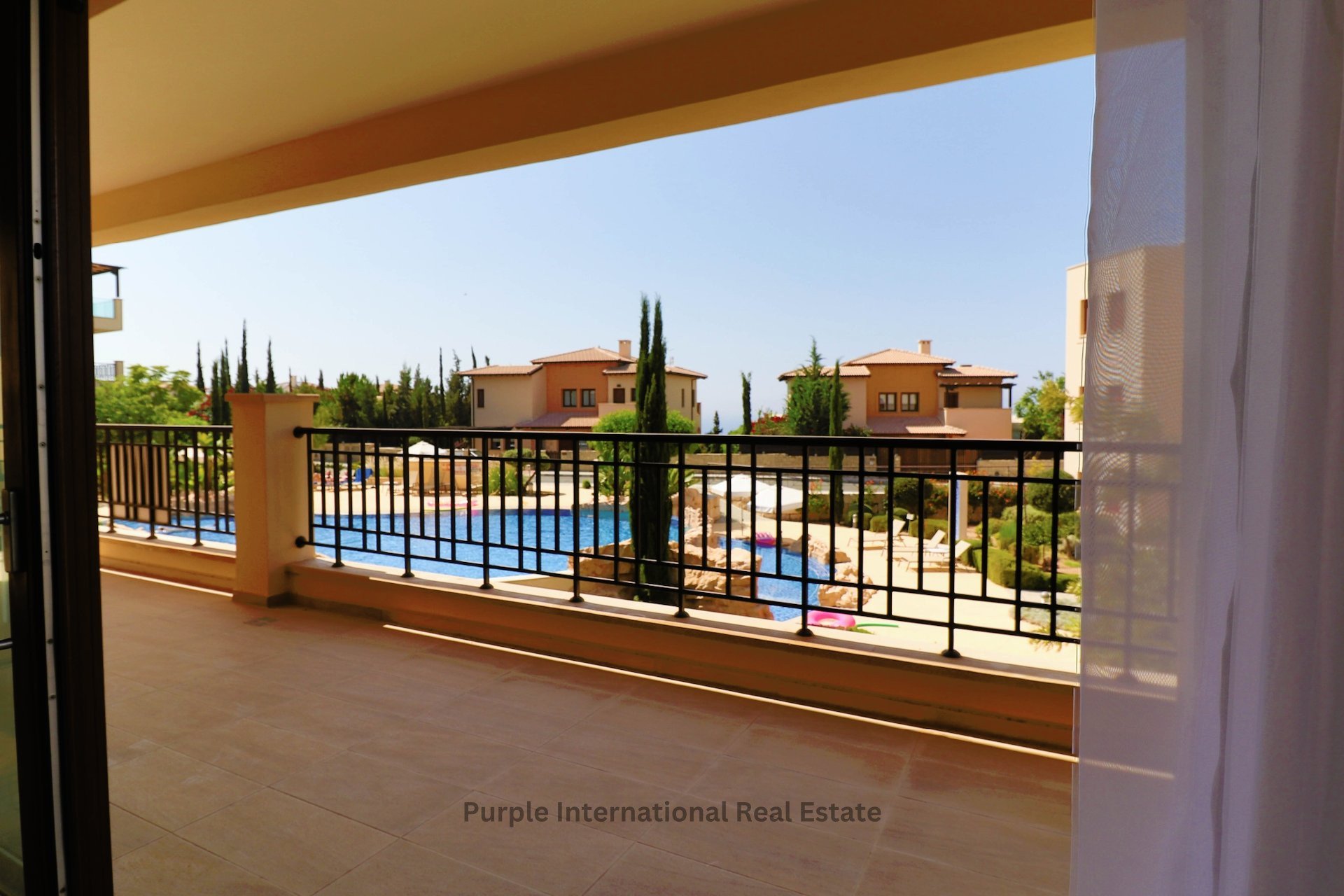 Квартира с 2 спальнями в Aphrodite Hills, Куклия, Пафос, Кипр № 36283