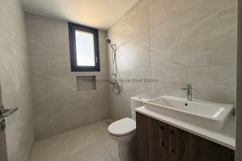 2 bedrooms Apartment in Larnaka,  No. 51858 5