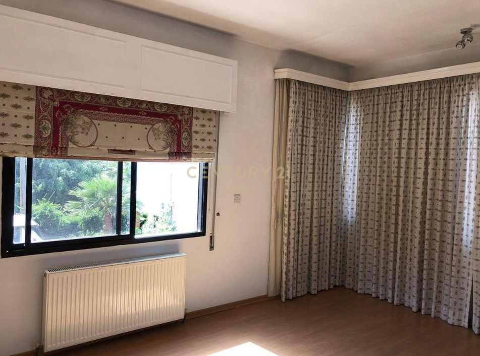 3 bedrooms Villa in Limassol, Cyprus No. 55536