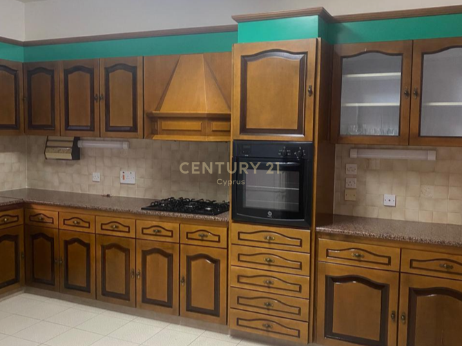 3 bedrooms Villa in Limassol, Cyprus No. 55536