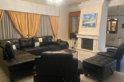 3 dormitorios Villa en Limassol,  No. 55536 2