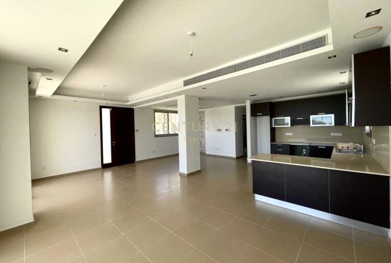 3 bedrooms Apartment in Pervolia, Larnaka, Cyprus No. 54189