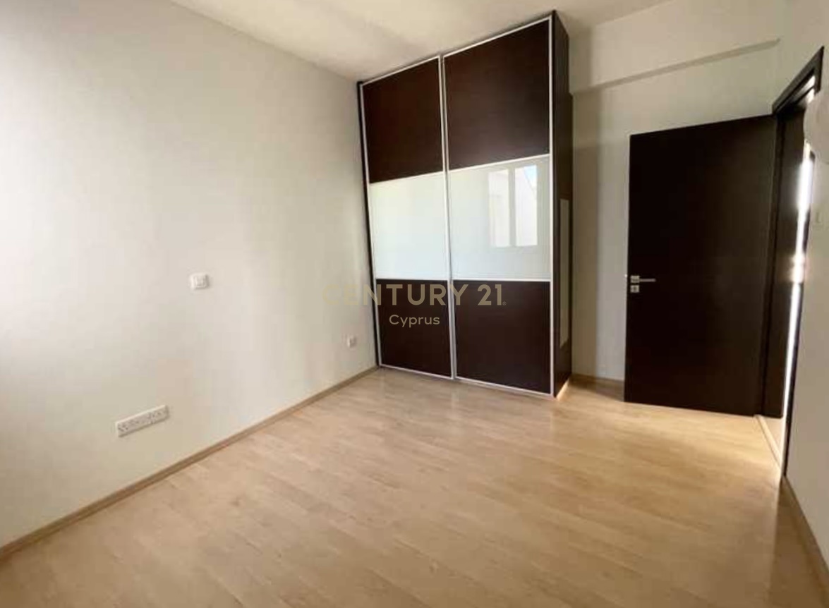 3 bedrooms Apartment in Pervolia, Larnaka, Cyprus No. 54189