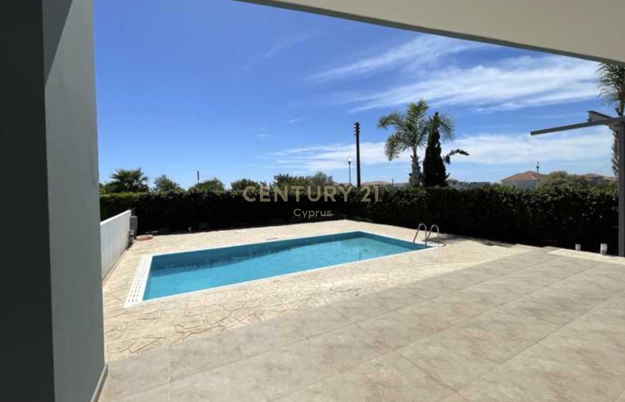 3 bedrooms Apartment in Pervolia, Larnaka, Cyprus No. 54189