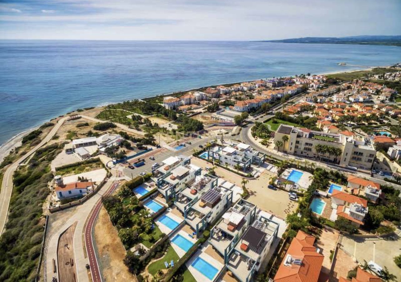 3 bedrooms Apartment in Pervolia, Larnaka, Cyprus No. 54189
