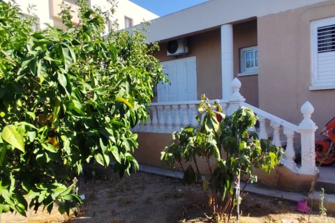 3 bedrooms Townhouse in Larnaka,  No. 39697 6