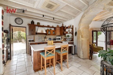 4 bedrooms Villa in Mosfiloti, Larnaka,  No. 39696 17