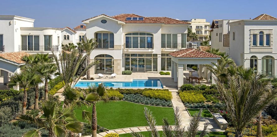 5 bedrooms Villa in Pervolia, Larnaka,  No. 46058