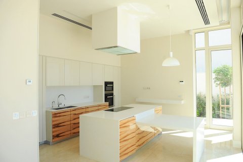 5 bedrooms Villa in Pervolia, Larnaka,  No. 46060 5