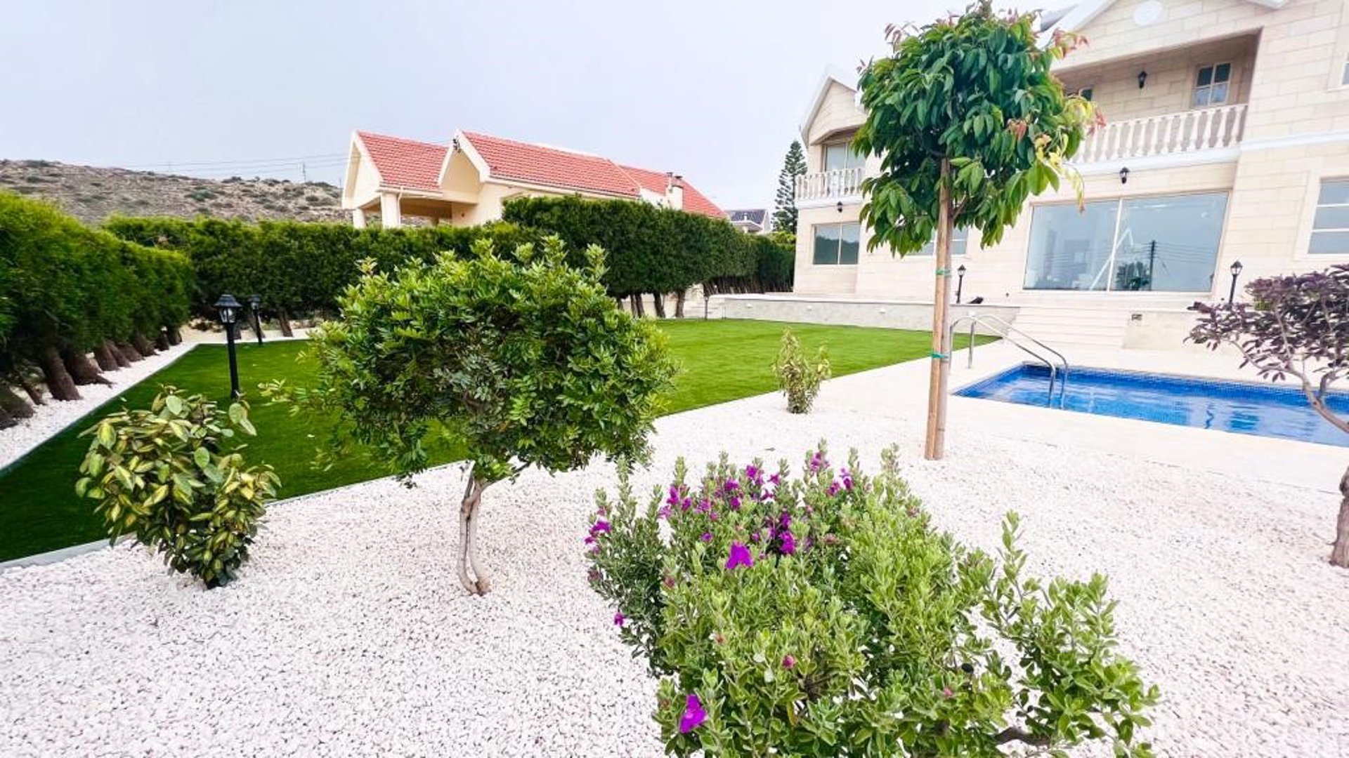 5 bedrooms Villa in Limassol, Cyprus No. 28857