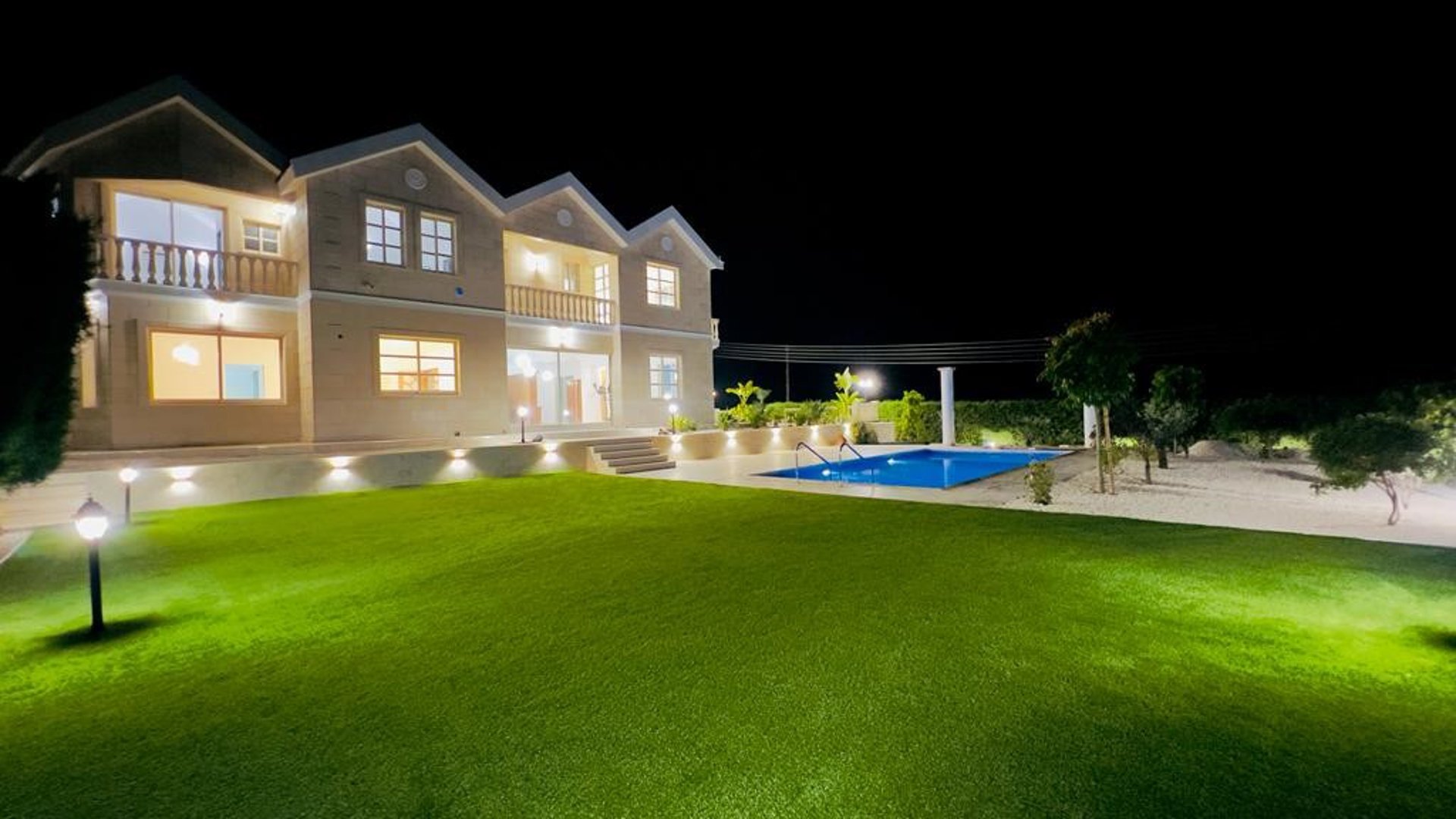 5 bedrooms Villa in Limassol, Cyprus No. 28857