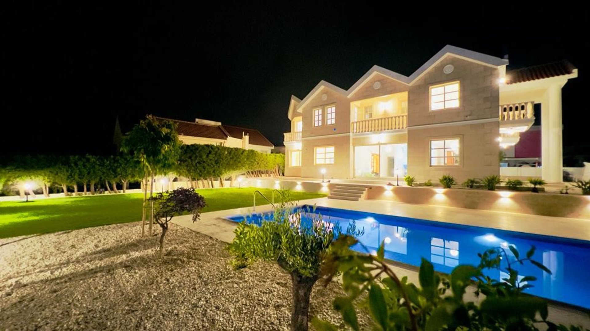 5 bedrooms Villa in Limassol, Cyprus No. 28857