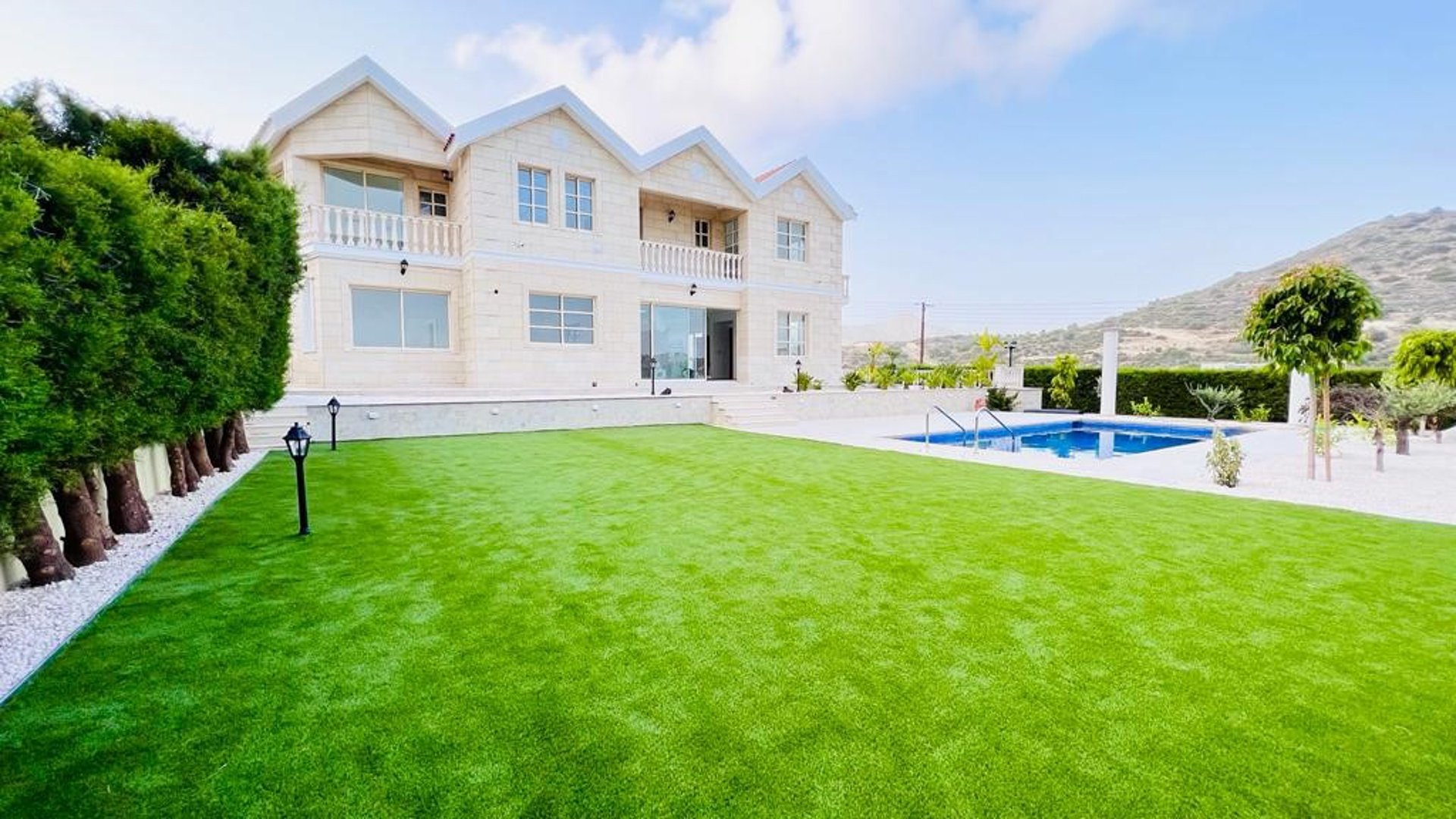 5 bedrooms Villa in Limassol, Cyprus No. 28857