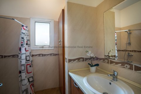 Вилла с 4 спальнями в Паралимни, Аммохостос, Кипр № 37508 22