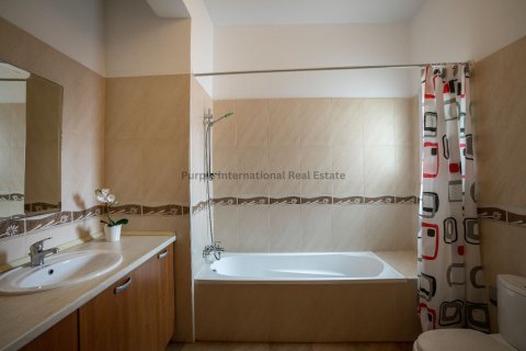 Вилла с 4 спальнями в Паралимни, Аммохостос, Кипр № 37508 21