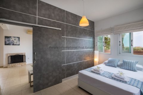 Вилла с 4 спальнями в Паралимни, Аммохостос, Кипр № 37508 15