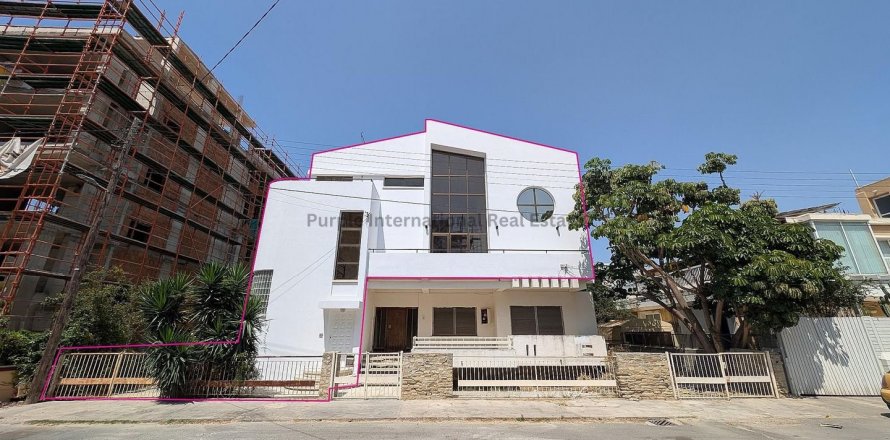 Квартира с 3 спальнями в Ларнака, Кипр № 37506