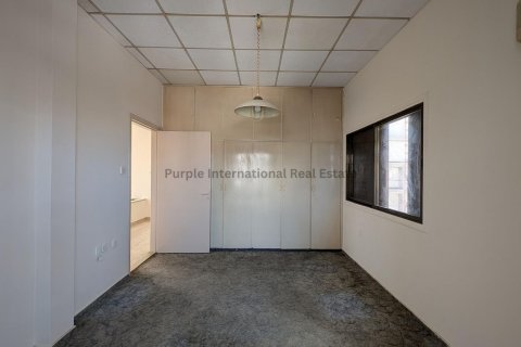 3 bedrooms Apartment in Larnaka, Cyprus No. 37506 22