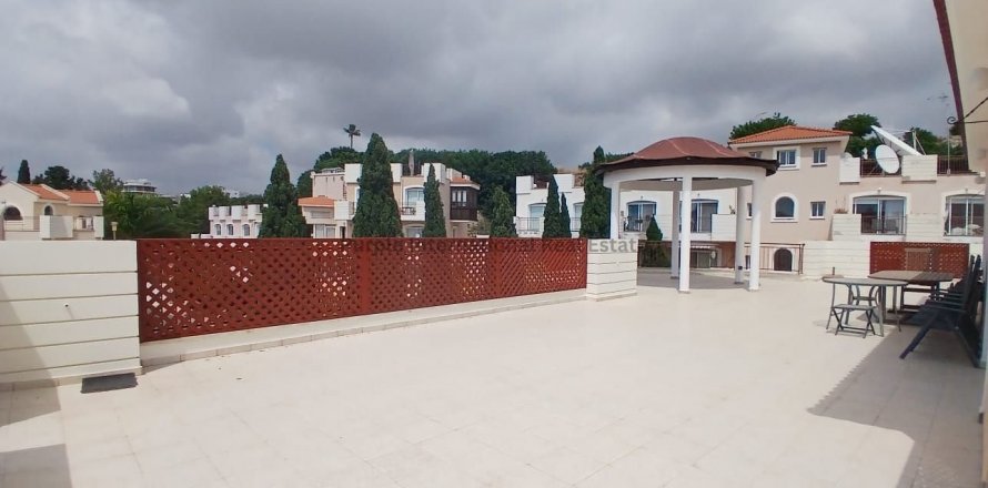 Квартира с 3 спальнями в Пафос, Кипр № 37510