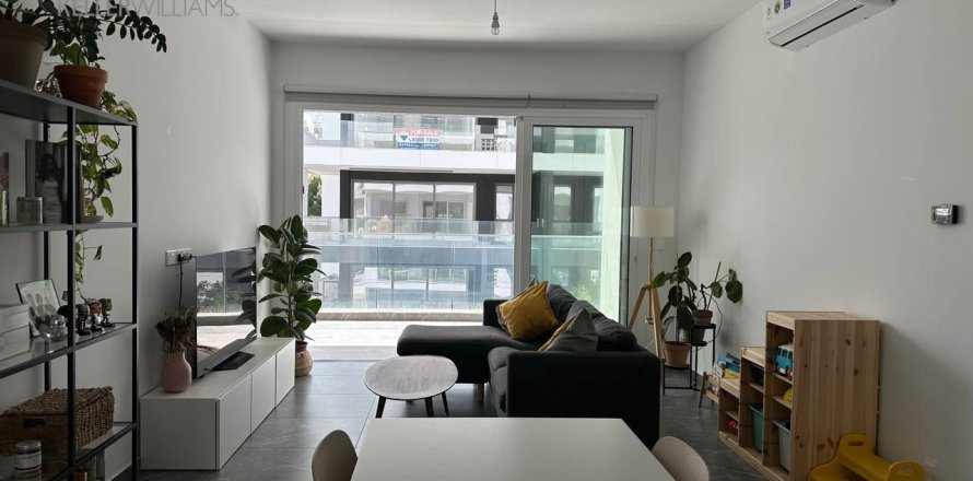 Квартира с 2 спальнями в Строволос, Никосия,  № 50945