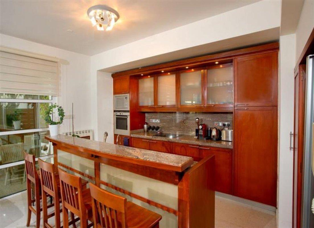 3 bedrooms Villa in Limassol, Cyprus No. 38228
