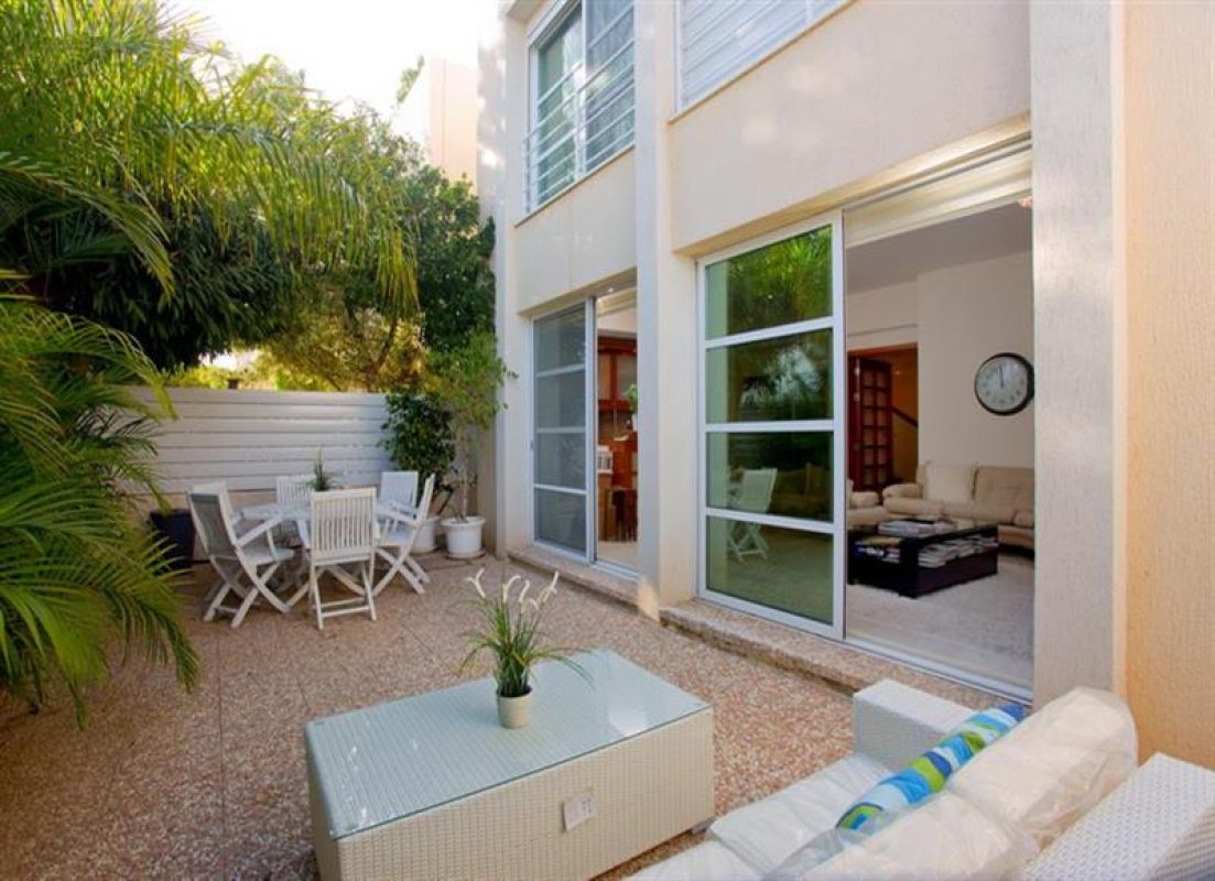 3 bedrooms Villa in Limassol, Cyprus No. 38228