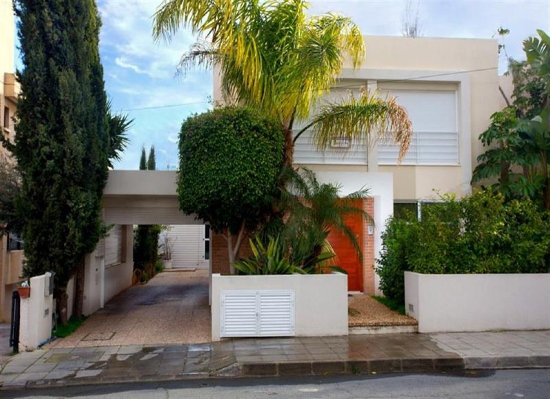 3 bedrooms Villa in Limassol, Cyprus No. 38228