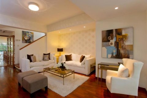 3 bedrooms Villa in Limassol,  No. 38228