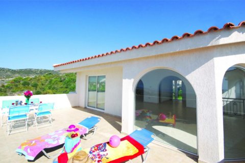 Вилла с 3 спальнями в Пафос,  № 38224 5