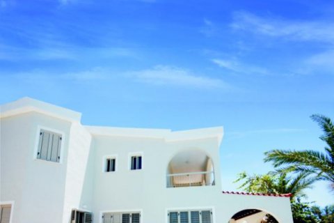 4 bedrooms Villa in Paphos,  No. 38223