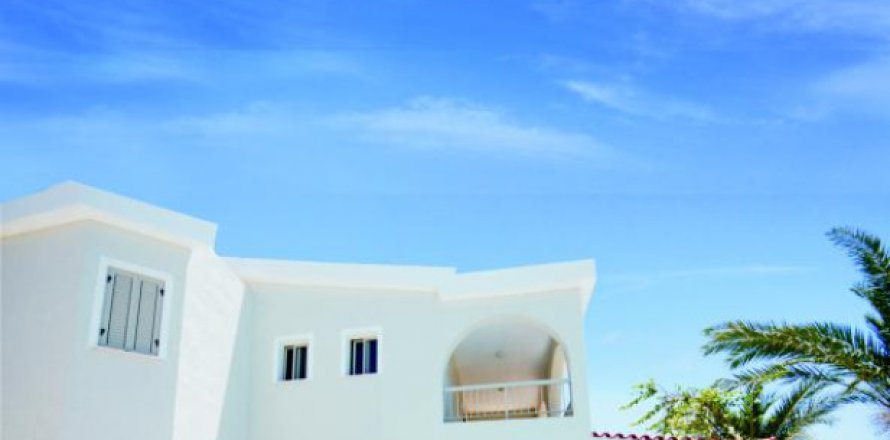 Вилла с 4 спальнями в Пафос, № 38223