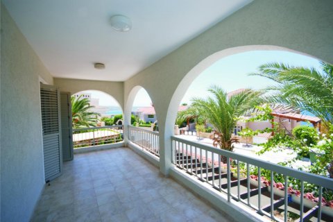 Вилла с 4 спальнями в Пафос, № 38223 5