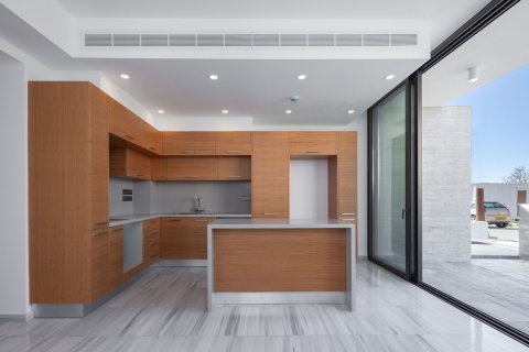 4 bedrooms Villa in Paphos,  No. 44342 3