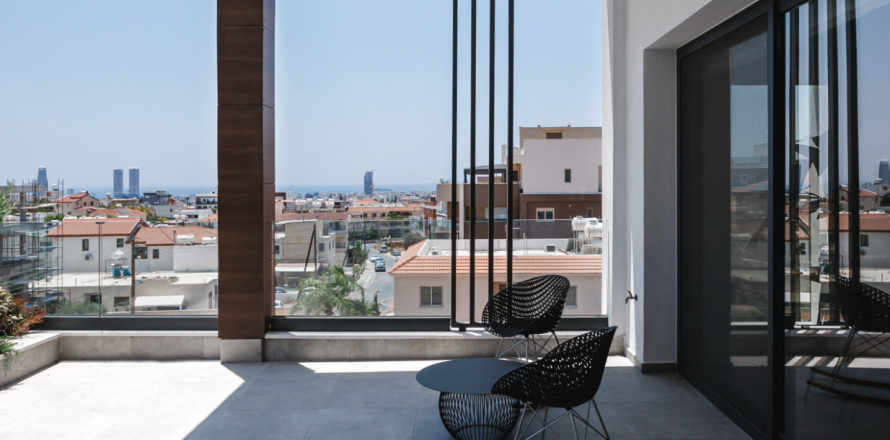 4 bedrooms Penthouse in Agios Athanasios, Limassol, No. 48181