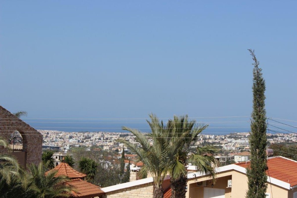 4 bedrooms Villa in Paphos, Cyprus No. 38189