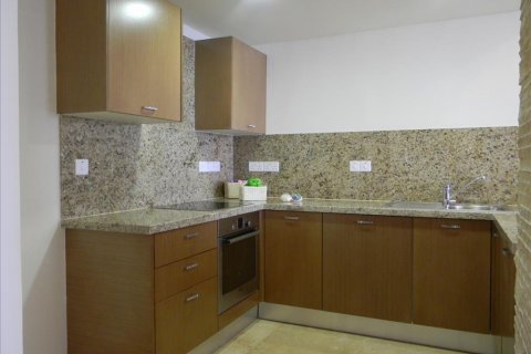 Studio Apartment in Limassol,  No. 38188 3