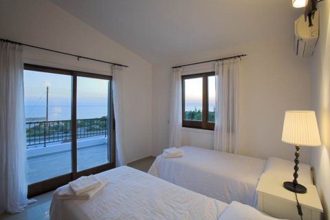 Вилла студия в Пафос,  № 38190 4