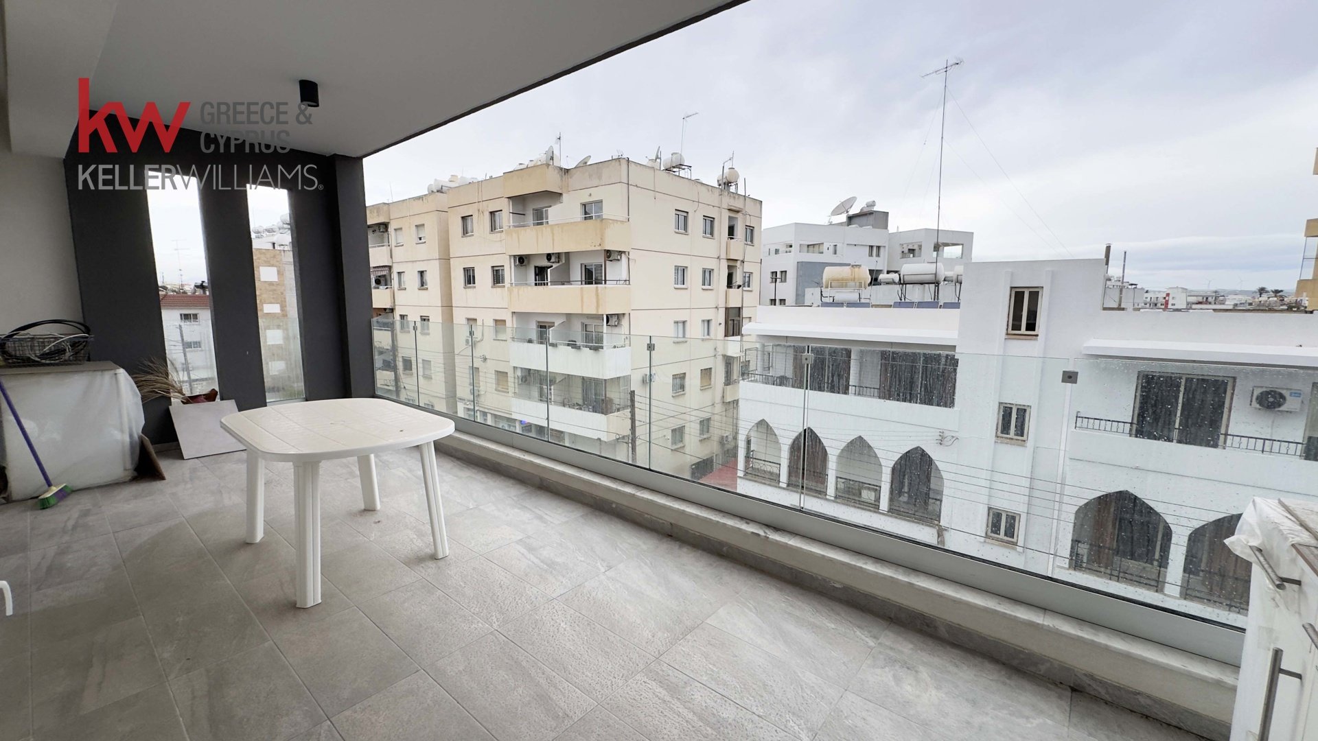 2 bedrooms Apartment in Larnaca, Larnaka, Cyprus No. 39515