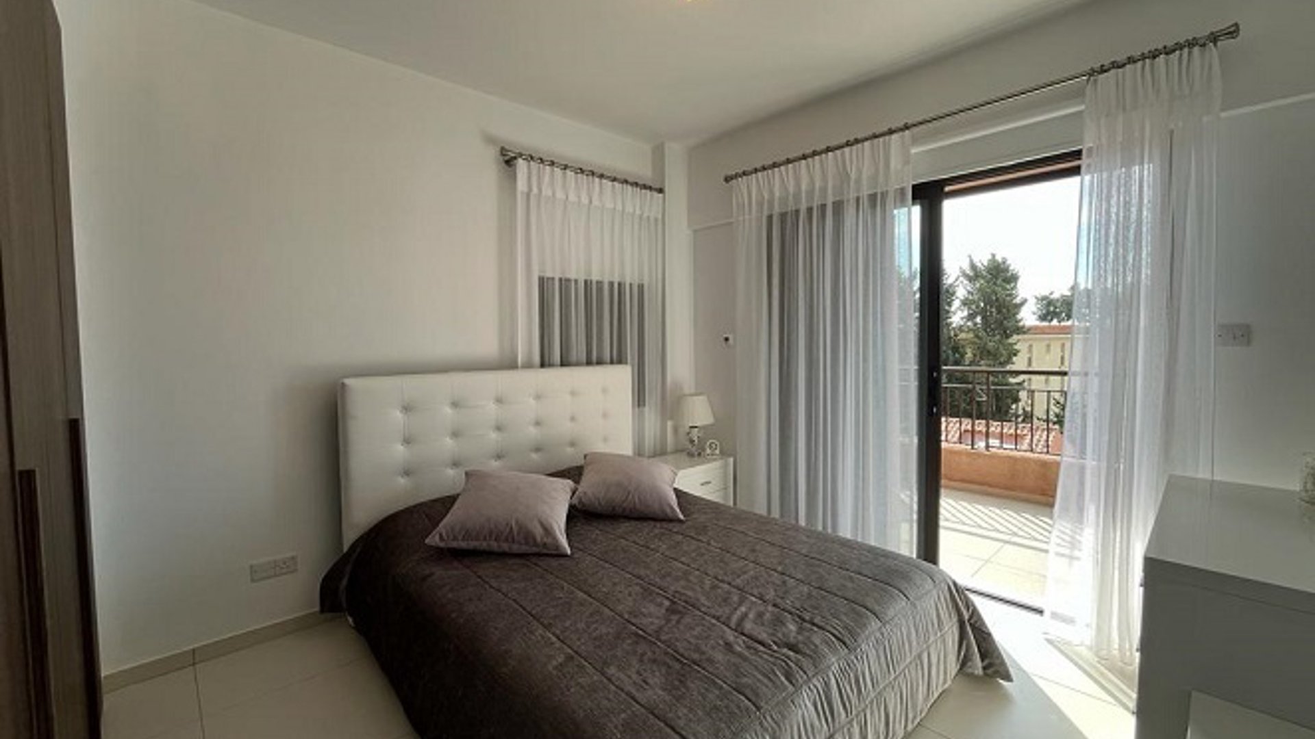 3 bedrooms Apartment in Paphos, Cyprus No. 31065