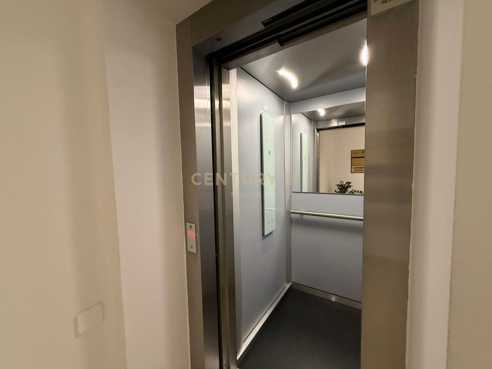270m2 Office in Agios Athanasios, Limassol, Cyprus No. 55496