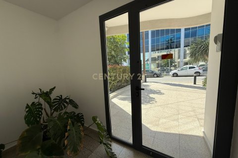 270m2 Oficina en Agios Athanasios, Limassol, No. 55496